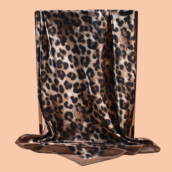 Șal pătrat de satin cu imprimeu leopard și margine, țesătură simplă