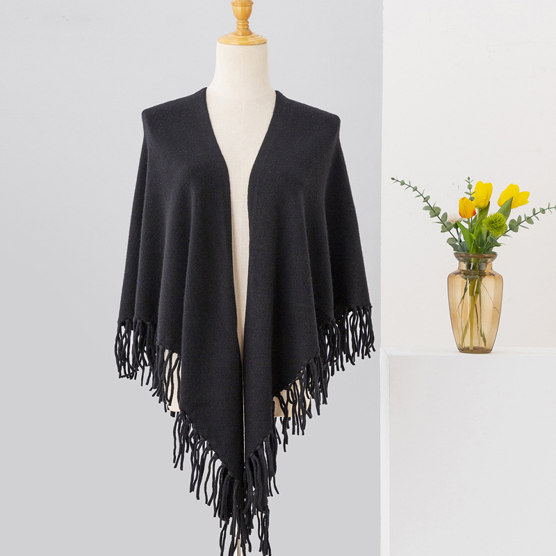 Шал от чиста вълна, триъгълен дизайн, монохромен модел, жаккардова тъкан, ширина 230 см