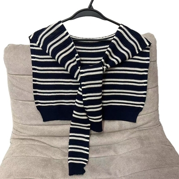 Шал за жени с райета и прорезна плетка • Материал: core yarn • Подходящ за зима, пролет и есен