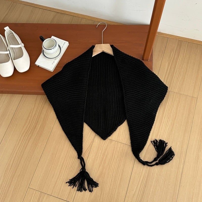 Ženski trokutasti šal od vunene smjese, warp knitting tehnika, jednobojni uzorak