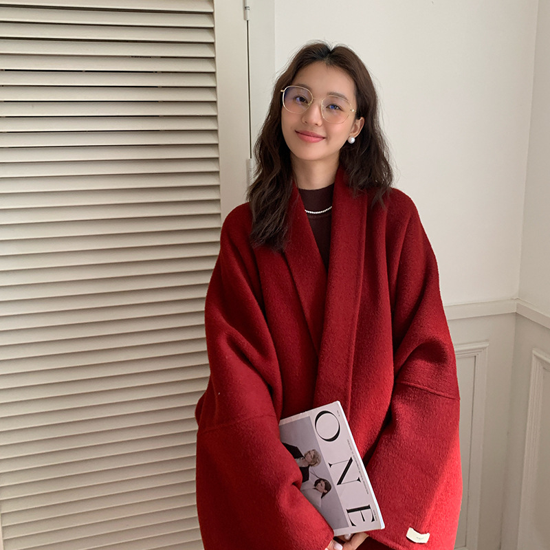 Moterų dvejopos pusių vilnos paltas su yak vilna, vidutinio ilgio, stovinėjanti apykaklė, ilgomis rankovėmis, minimalistinis stilius