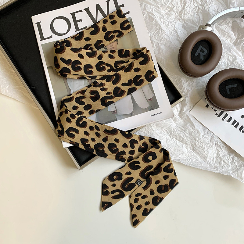 Uski šal i gumica za kosu s leopard uzorkom – dvostrano, poliester, jednostavno pletenje, proljetni dodatak.