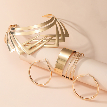 Ékszerszett: cinkötvözet, elektrolitikus galvanizálás, többszintű geometriai üreges dizájn, fülbevaló + nyaklánc + karkötő, hagyományos lánccal