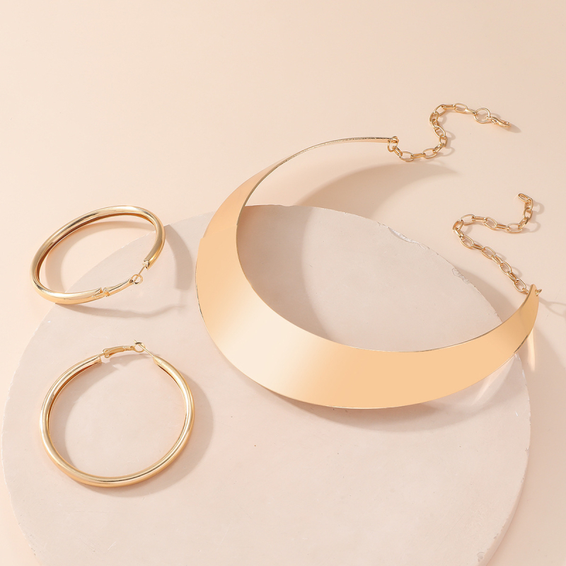 Ékszerszett: cinkötvözet, elektrolitikus galvanizálás, többszintű geometriai üreges dizájn, fülbevaló + nyaklánc + karkötő, hagyományos lánccal