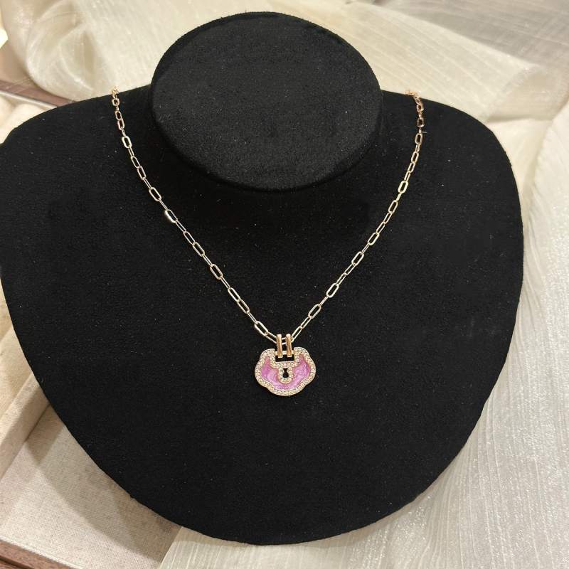 Réz levél formájú medálos nyaklánc réz lánccal, mikroinlay technikával, hossz 41–50 cm, őszi kiadás 2025