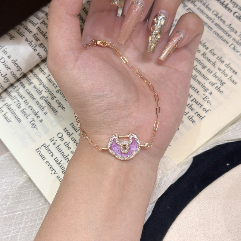 Réz levél formájú medálos nyaklánc réz lánccal, mikroinlay technikával, hossz 41–50 cm, őszi kiadás 2025