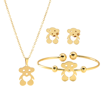 Rozsdamentes acélból készült ékszerszett: fülbevalók, nyaklánc és kézre kiegészítők; elektroplatázásos felületkezelés; kulcscsonti lánc; medálok szív, csepp és harang formában; friss és édes stílus