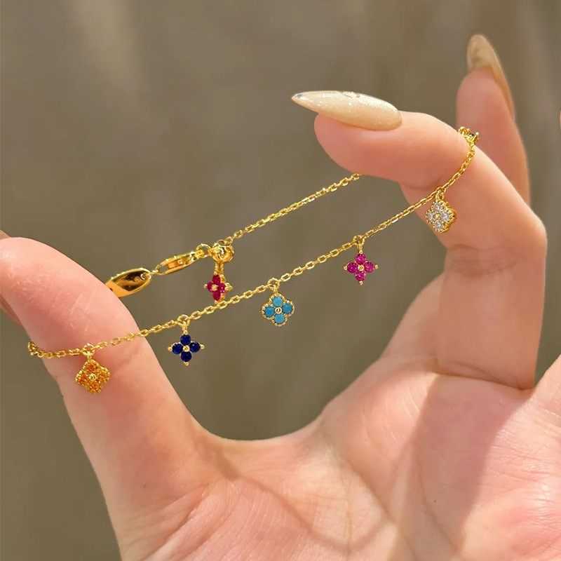 Rézből készült gyűrű, nyaklánc és fülbevaló készlet gyémántokkal, keresztes lánccal, növény-virág motívum