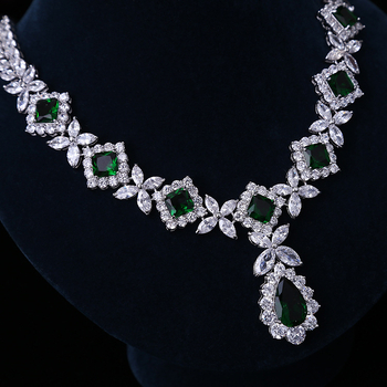 Réz ékszer szett – vízcsepp medálos nyaklánc cirkóniával, fülbevalók és karkötő; vegyes kövek beépítésével; eredeti dizájn