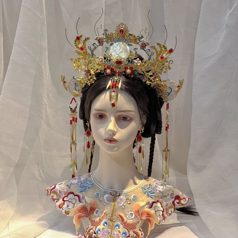 Peakatete komplekt: vanaaegne krooniga juukseklipsude komplekt naistele, sulam, kevad 2025