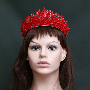 Булчинска корона - ръчно изработена корона от сплав със кристали (Материал: Сплав; Форма: Корона; Категория: Аксесоари за глава; Обработка: Ръчна)