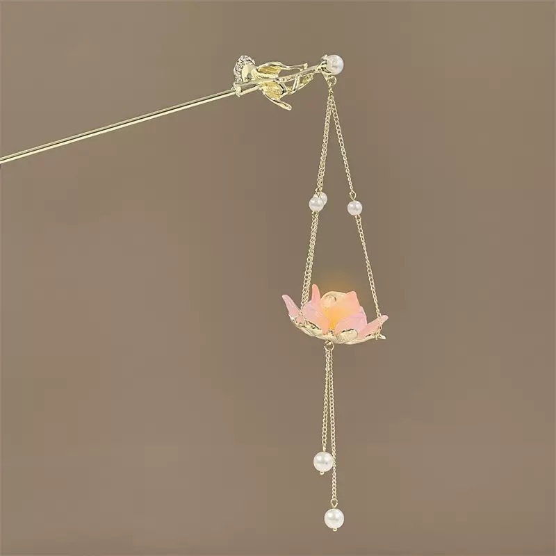 Fejdísz: kínai stílusú virág alakú fém hajtű bojttal (Hj-006)