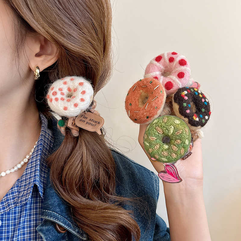 Plaukų gumelė iš vilnos filco, rankų darbo, 2025 m. pavasaris, japonų–korėjiečių drąsus stilius, gaivus ir saldus.