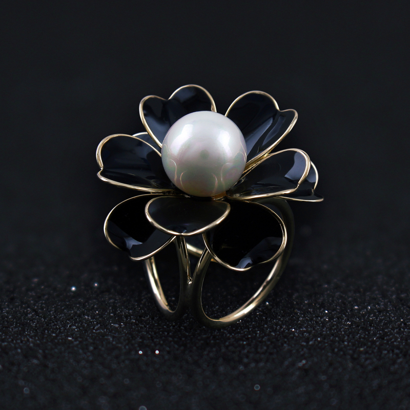 Κούμπωμα για φουλάρι από μετάξι με τρία δαχτυλίδια σε σχήμα Καμέλια, με μαργαριάρια ενσωματωμένα, χαλκός, ιαπωνο-κορεατικό στυλ