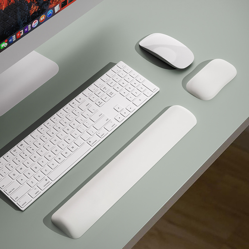 Käe tugi mehhaanilisele klaviatuurile ja hiirele — mäluvaht, libisemiskindel