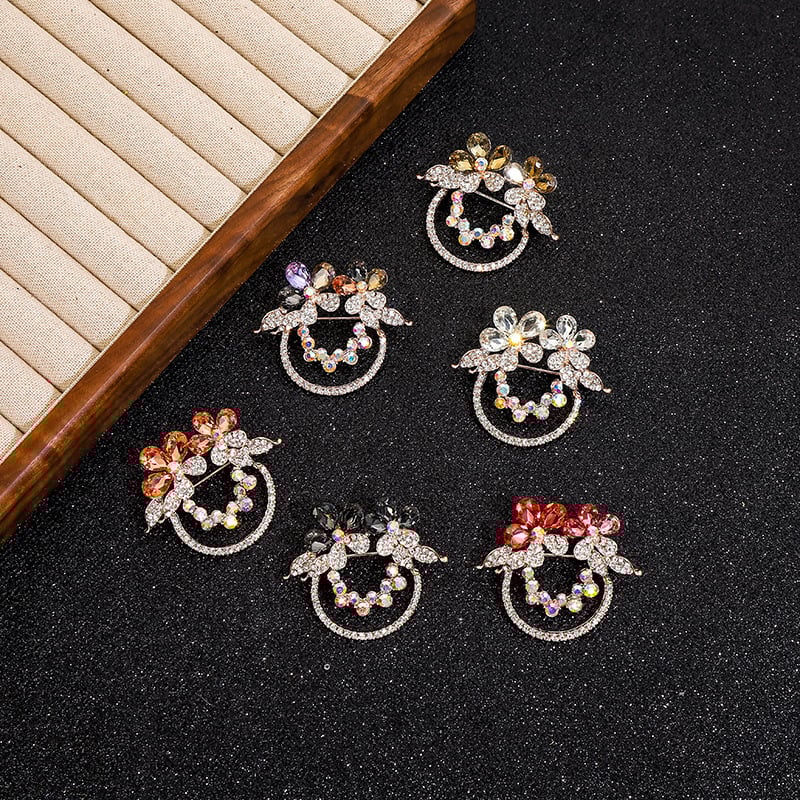 Женска брошка от сплав – закопчалка за копринен шал и връзване на подгъва на тениска, електроплатина, класически и универсален декоративен аксесоар, марка Yusheng