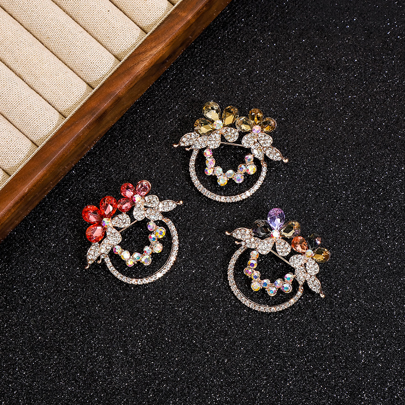 Женска брошка от сплав – закопчалка за копринен шал и връзване на подгъва на тениска, електроплатина, класически и универсален декоративен аксесоар, марка Yusheng