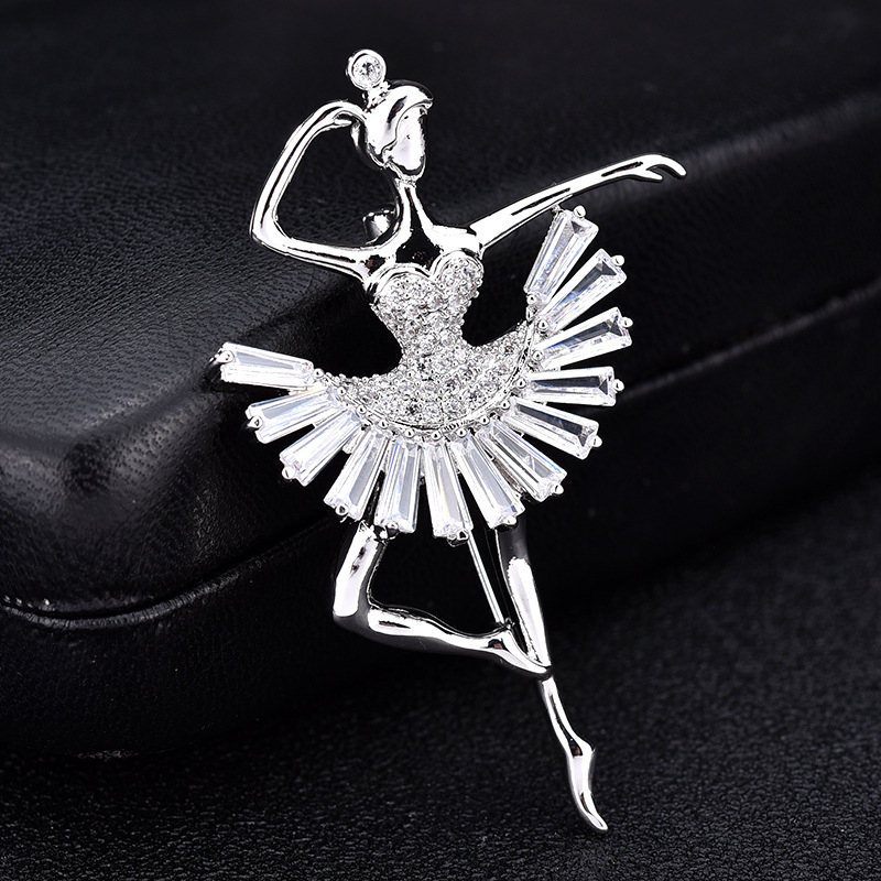 Καρφίτσα από χαλκό με ένθετο ζιρκόν, λουλουδάτος σχεδιασμός — Himana, unisex, μόδα γραφείου