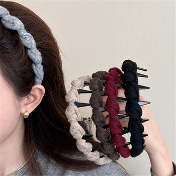 Villast punutud hammasrõngas juustele, libisemiskindel, naistele, käsitöö, sügis 2025, looduslik stiil