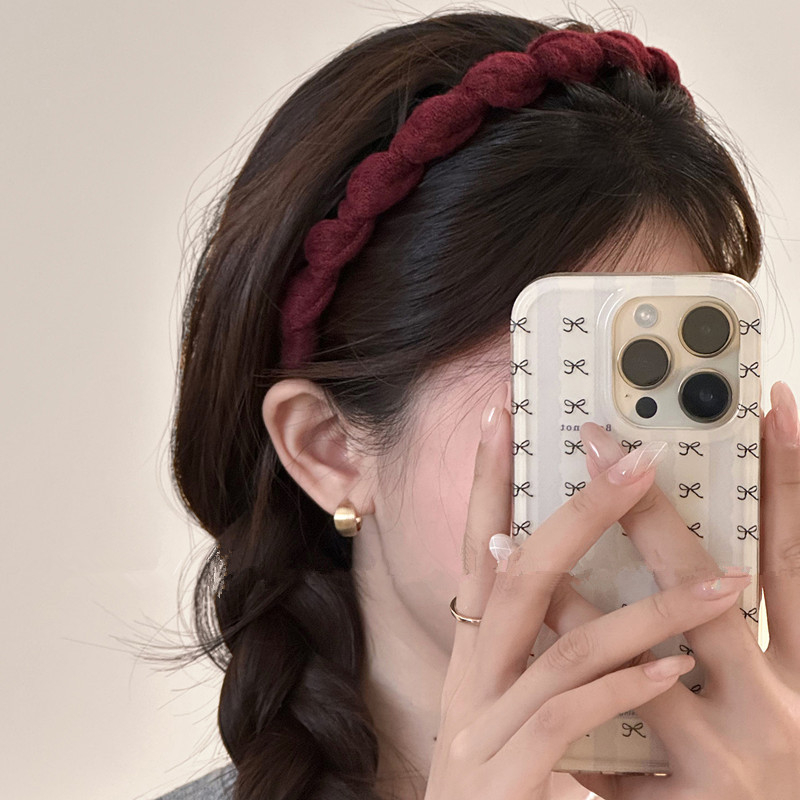 Villast punutud hammasrõngas juustele, libisemiskindel, naistele, käsitöö, sügis 2025, looduslik stiil