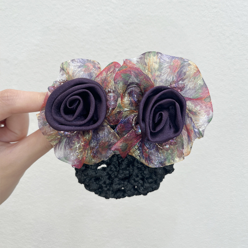 Šilko rožių plaukų segtukas – vintage stiliaus, rankų darbas, gėlių dizainas, pavasaris 2025