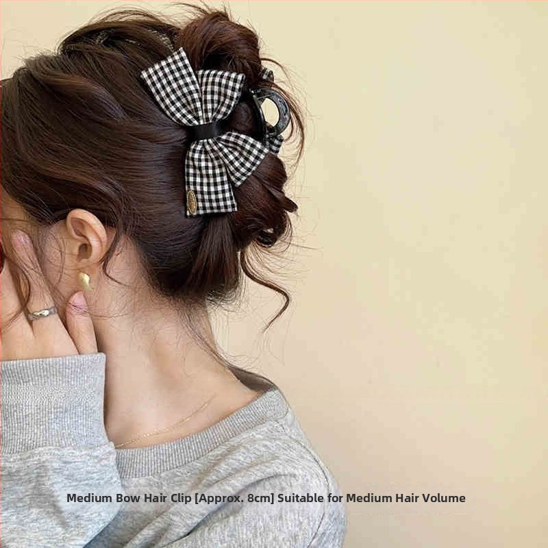 Keskmise suurusega messingust juukseklips sõlmega, keerdklips, volframaalse lisandiga, kevad 2025, pastoraalne stiil