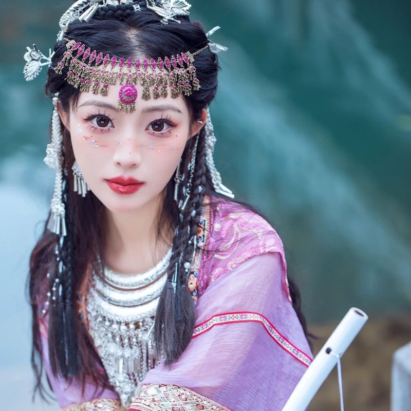 Antička Miao headdress s retro resicama na čelo, egzotičan etnički stil, dodatak za kosu za fotografije