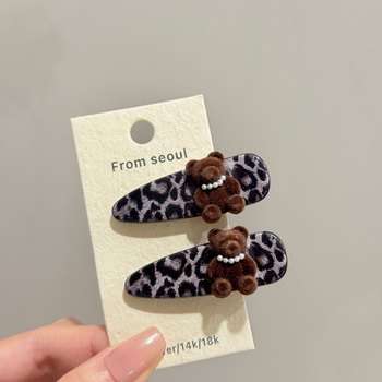 Peaaksessuaar: karu kujundusega juukseklips leopardimustriga külgpaugude jaoks, segatud materjalid, täpne töötlus, sügis 2025