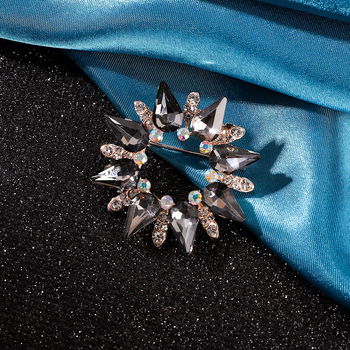 Брошка във формата на цвете с кристални акценти, корейски стил, метална сплав, мултифункционална, двойна употреба
