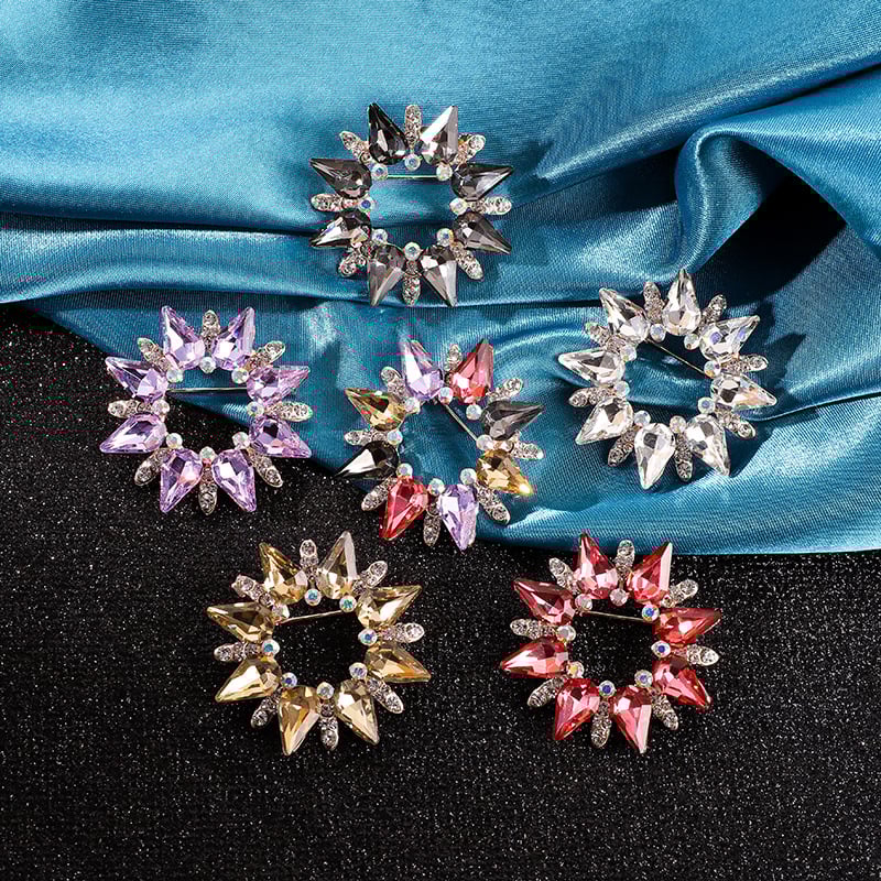 Брошка във формата на цвете с кристални акценти, корейски стил, метална сплав, мултифункционална, двойна употреба