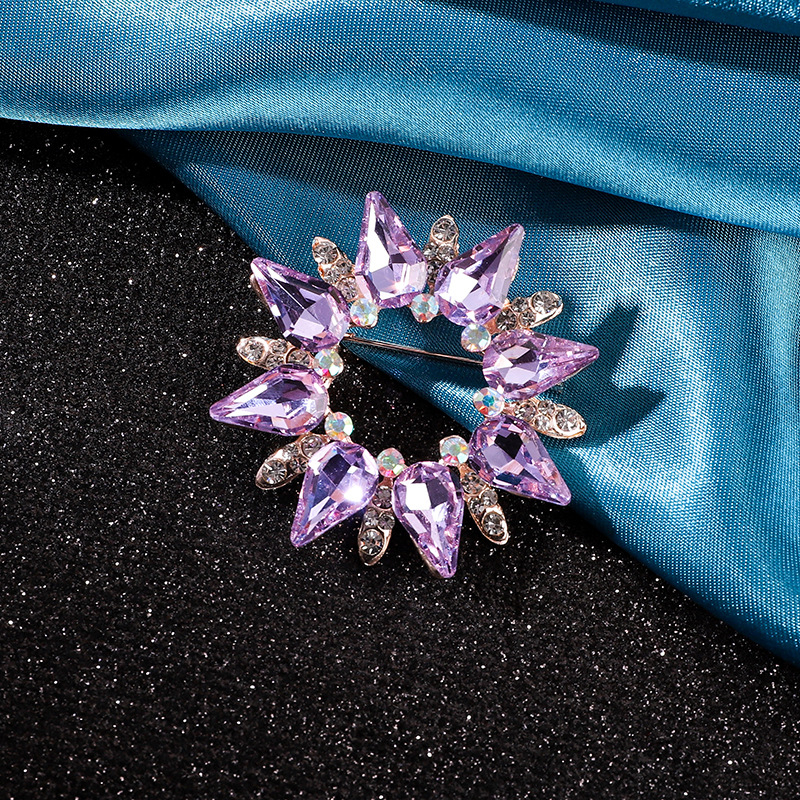 Брошка във формата на цвете с кристални акценти, корейски стил, метална сплав, мултифункционална, двойна употреба