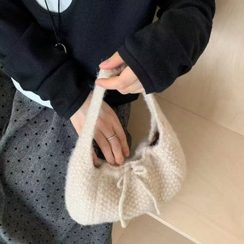 Geantă tote tricotată pentru femei – lucrată manual, lână, stil coreean, formă florală, colecție iarnă 2025