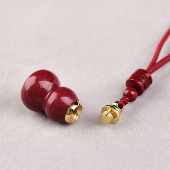 Kaelakee — cinnabari kõrvitsakujuline ripats, geomeetriline kuju, käsitöö, Bangshun bränd