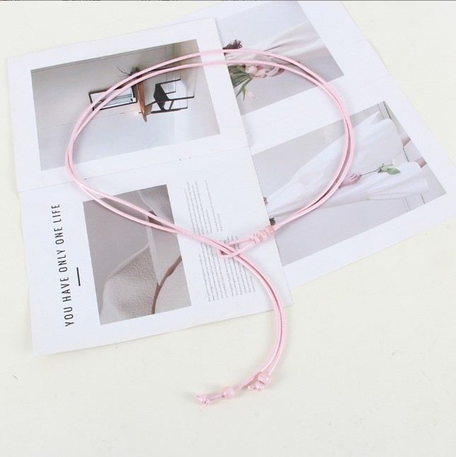 Deréköv gyöngyökkel – vékony öv (<2 cm), ruhákhoz és pulóverekhez, édes stílus, kézzel készített gyöngyök, 2025 tavasz