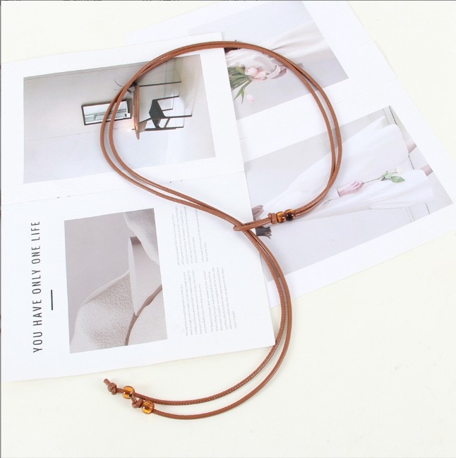 Deréköv gyöngyökkel – vékony öv (<2 cm), ruhákhoz és pulóverekhez, édes stílus, kézzel készített gyöngyök, 2025 tavasz