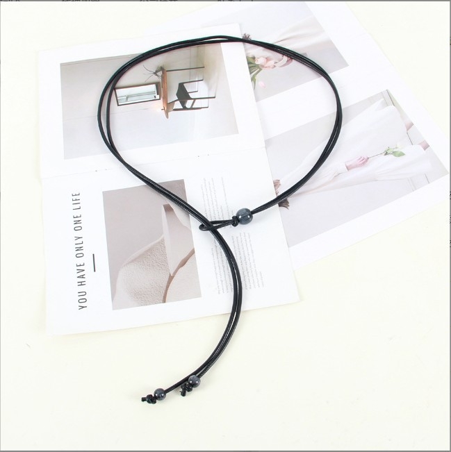 Deréköv gyöngyökkel – vékony öv (<2 cm), ruhákhoz és pulóverekhez, édes stílus, kézzel készített gyöngyök, 2025 tavasz