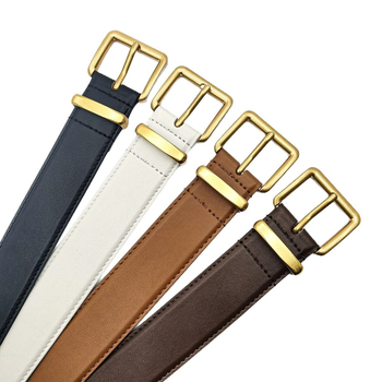 Női öv műbőrből, tűs csattal, szélesség 2–4 cm, csat anyaga: cink ötvözet, feldolgozás: lyukasztás, domborítás, galvanizálás, gyémánt motívumok.