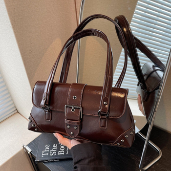 Τσάντα μασχάλης με ρετρό αγκράφα ζώνης, γυναικεία PU τσάντα σε αστικό μινιμαλιστικό στυλ, στυλ μασχάλης, οριζόντιο τετράγωνο σχήμα, καλυμμένο άνοιγμα