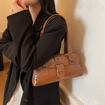 Τσάντα μασχάλης με ρετρό αγκράφα ζώνης, γυναικεία PU τσάντα σε αστικό μινιμαλιστικό στυλ, στυλ μασχάλης, οριζόντιο τετράγωνο σχήμα, καλυμμένο άνοιγμα