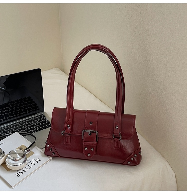 Τσάντα μασχάλης με ρετρό αγκράφα ζώνης, γυναικεία PU τσάντα σε αστικό μινιμαλιστικό στυλ, στυλ μασχάλης, οριζόντιο τετράγωνο σχήμα, καλυμμένο άνοιγμα