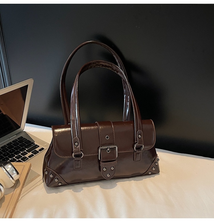 Τσάντα μασχάλης με ρετρό αγκράφα ζώνης, γυναικεία PU τσάντα σε αστικό μινιμαλιστικό στυλ, στυλ μασχάλης, οριζόντιο τετράγωνο σχήμα, καλυμμένο άνοιγμα