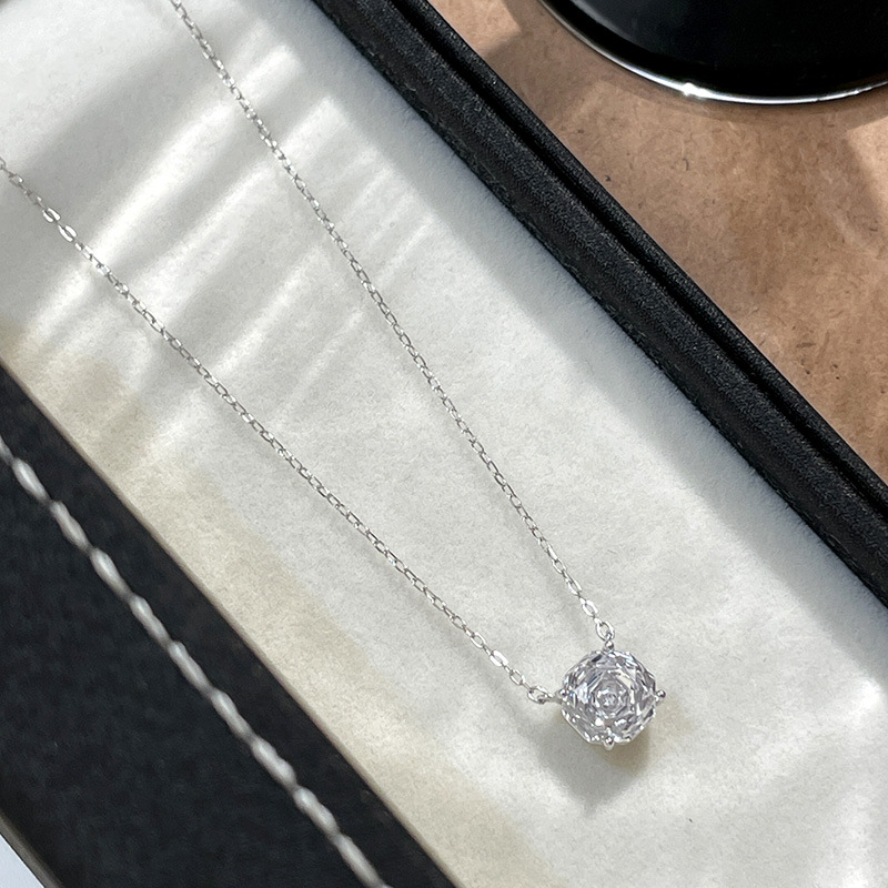 Colier din argint S925 cu pandantiv în formă de trandafir, stil Millennium, zircon încrustat, lanț clavicular