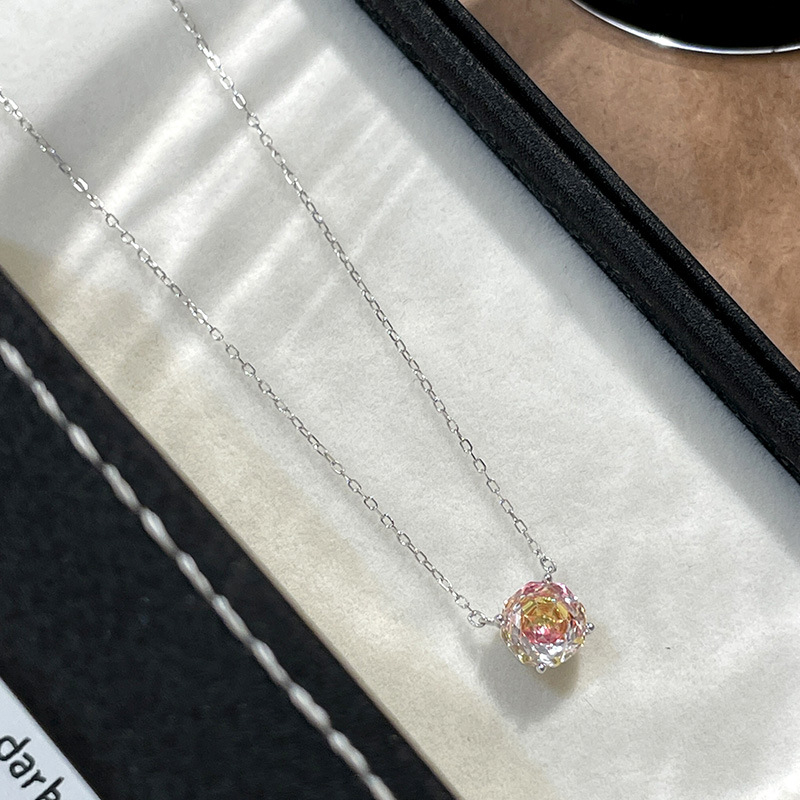 Colier din argint S925 cu pandantiv în formă de trandafir, stil Millennium, zircon încrustat, lanț clavicular