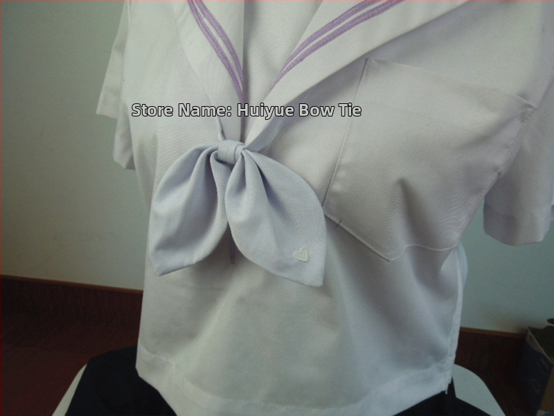 Hímzett virágos gallérkiegészítő nyúlfül-stílusú és masni elemű