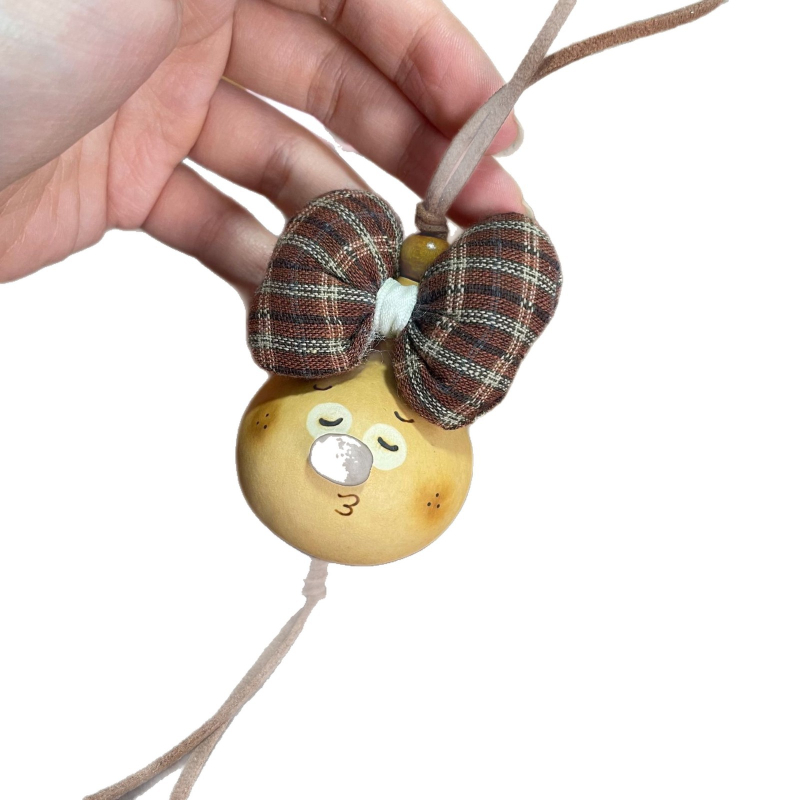 Kljucni lančić u obliku tikve, ručna izrada, originalni dizajn, jesensko izdanje 2025