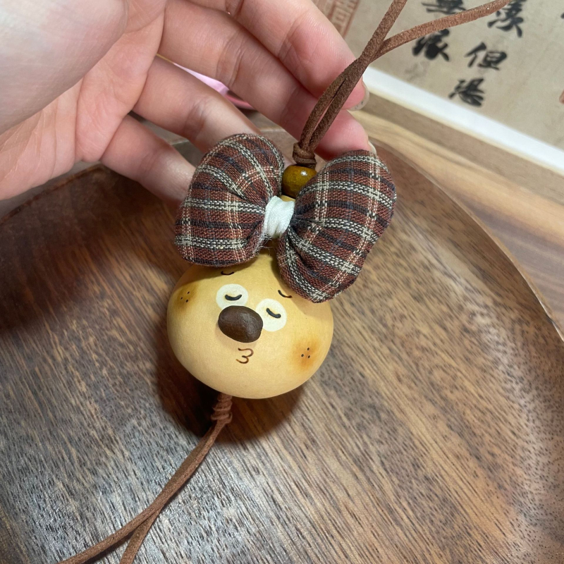 Kljucni lančić u obliku tikve, ručna izrada, originalni dizajn, jesensko izdanje 2025