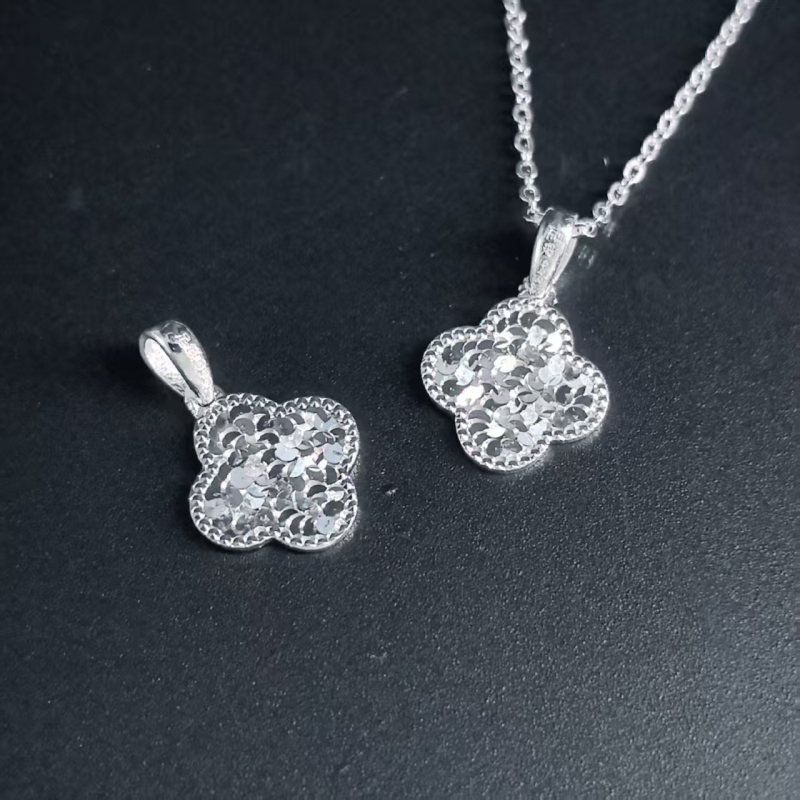 Висулка с четирилистна детелина от 999 сребро, CNC прецизна изработка, стил лукс (Материал: Сребро 999; Дизайн: четирилистна детелина; Стил: Лукс; Категория: Висулка)