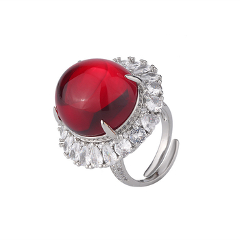 Ogrlica s glavnim kamenom od simuliranog korunda i akcentima od spinela — bakar, zlatno premazivanje, marka Zhuang shengsheng, nestandardni oblik, proljeće 2024