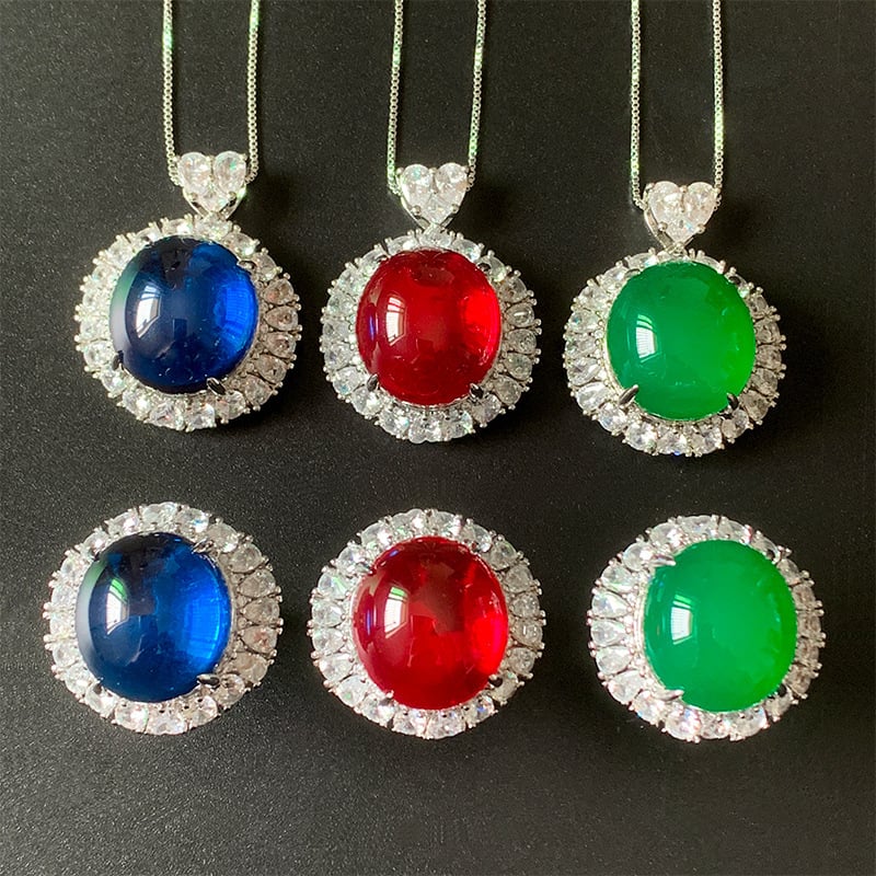 Ogrlica s glavnim kamenom od simuliranog korunda i akcentima od spinela — bakar, zlatno premazivanje, marka Zhuang shengsheng, nestandardni oblik, proljeće 2024