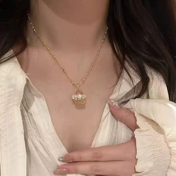 Viseći nakit s kapkovitim privjeskom, vintage stil s perlom i cirkonima, mesing + elektroplatinirano čelik, običan lanac